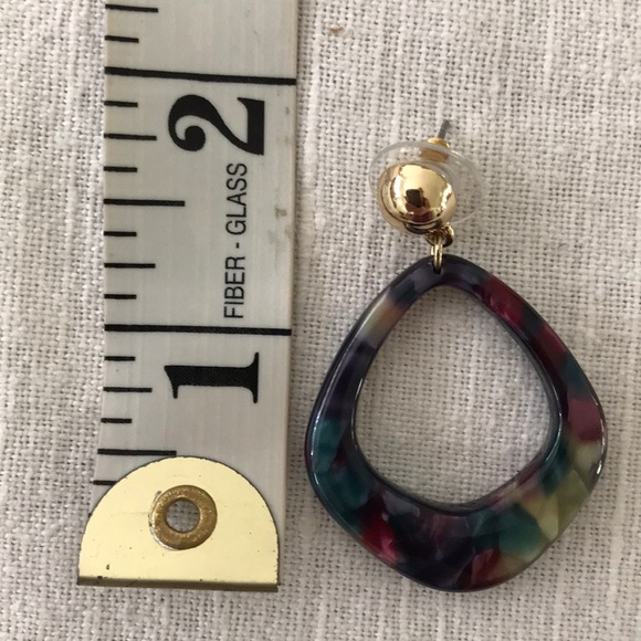 Faux Tortoise Cuff Bracelet & Resin Drop Earrings - Picture 8 of 8